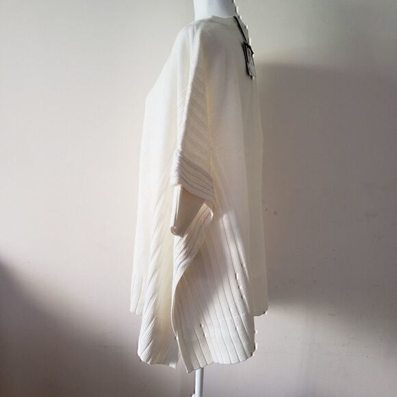 🛑 2 / $40 Sale! SIMPLY VERA-VERA WANG oversized sweater NWT - Picture 4 of 9